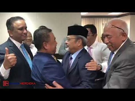 Fakir miskin pusat khidmat ahli parlimen pasir salak. Ahli Parlimen Pasir Salak cium pipi Ahli Parlimen Kuala ...