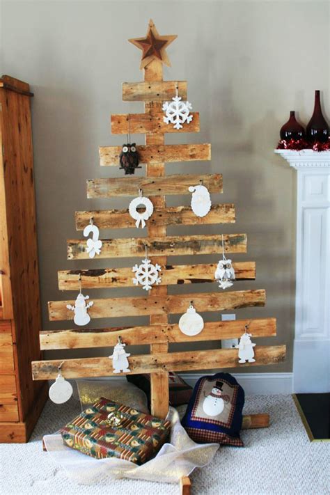 How To Make A Wood Pallet Christmas Tree The Frisky