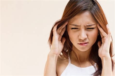 Penyebab migrain sebelah kanan lainnya yang jarang diperhatikan orang adalah dehidrasi ringan. Apa Penyebab Sakit Kepala Sebelah Kanan? - Alodokter