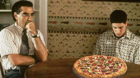 Guy Tries To Re Create That Infamous American Pie Scene With A Pizza And Unsurprisingly Gets
