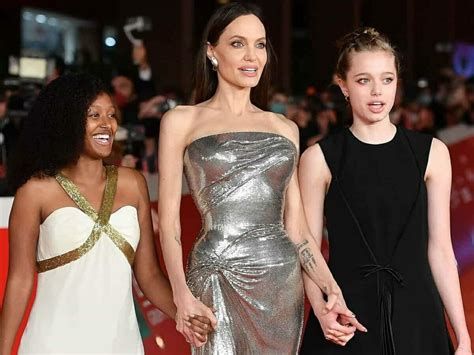 Filha De Angelina Jolie é Destrans Foto Com A Atriz Impressiona
