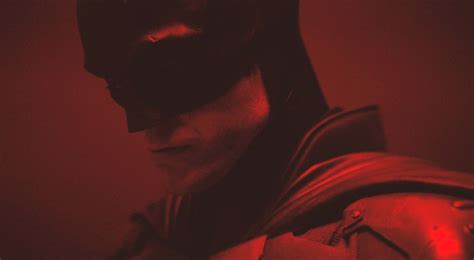 Robert Pattinsons Look Im Batsuit Aus The Batman Offiziell Enthüllt