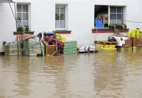 Záplavy si vyžiadali najmenej 19 obetí na životoch. Voda zaliala veľkú časť Európy: Meteorológovia varujú pred ...