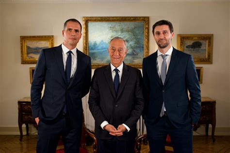 Jun 10, 2021 · marcelo rebelo de sousa fez a narração exata do ambiente da cerimónia comemorativa do dia de portugal, no funchal, ao vincar que passou de oito pessoas, em 2020, para milhares concentradas na avenida do mar e da praça da autonomia. Marcelo Rebelo de Sousa: «Cristina Ferreira é a figura ...