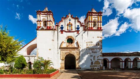 Mexican society is characterized by extremes of wealth and poverty, with a limited middle class wedged between an elite cadre of landowners and investors on the one hand and masses of rural and urban poor on the other. A Design Lover's Guide to Oaxaca, Mexico | Architectural Digest