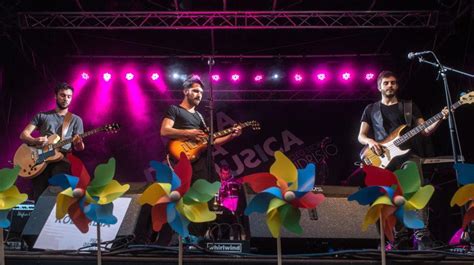 Please see each shop's publicity for information about current opening hours. Ticino Weekend - "Festa della musica", Musikfest in Mendrisio