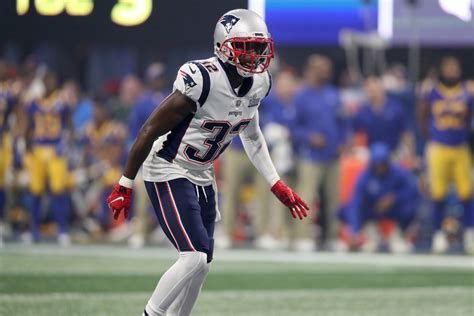 Patriots Safety Devin McCourty Announces He S Returning For The 2019