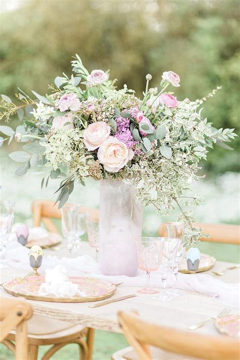 Easter And Spring Wedding Inspiration With Seasonal Spring Flowers