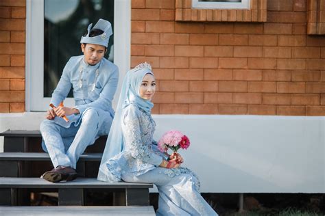 Koleksi navy blue cari warna navy falisha exclusive facebook. Konsep Modis 24 Design Baju Pengantin 2020