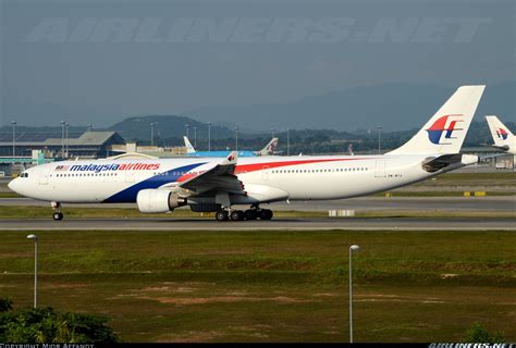 Commercial pilot by attending an integrated cpl course in an approved flying training organizations (aftos) whereas. Airbus A330-323 - Malaysia Airlines | Aviation Photo ...