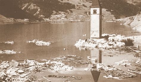 Das frühere dorf graun im vinschgau. Uno dei luoghi più strani d'Italia è Curon Venosta, paese ...