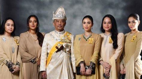 Aqeela aza calista , sang pemerannya, kini telah mengalami banyak perubahan. Potret Putri-putri Cantik Raja Malaysia yang Baru Saja ...