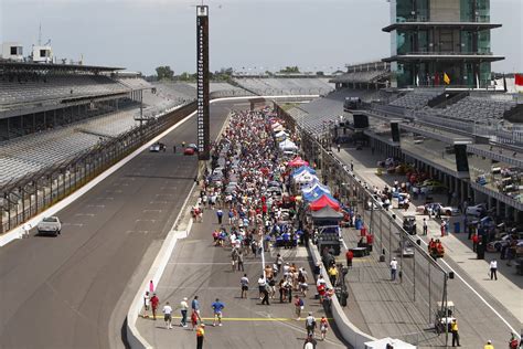 Nascar attendance and tv ratings have been falling for 10 seasons. Indy Speedway might get lights, pathetic NASCAR crowds ...