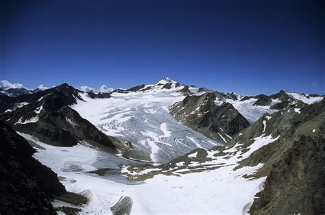 Ötztal Alps It Rises To 12380 Ft 3773 M In The Wildspitze The