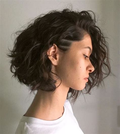 Cool Undercut Female Hairstyles To Show Off With Images Undercut Hot