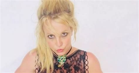 Britney Spears Fans Convinced She S A Different Person In Sizzling Half