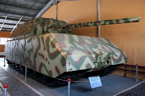 Meet The Maus Tank Hitlers Really Big Tank That Was A Flop The