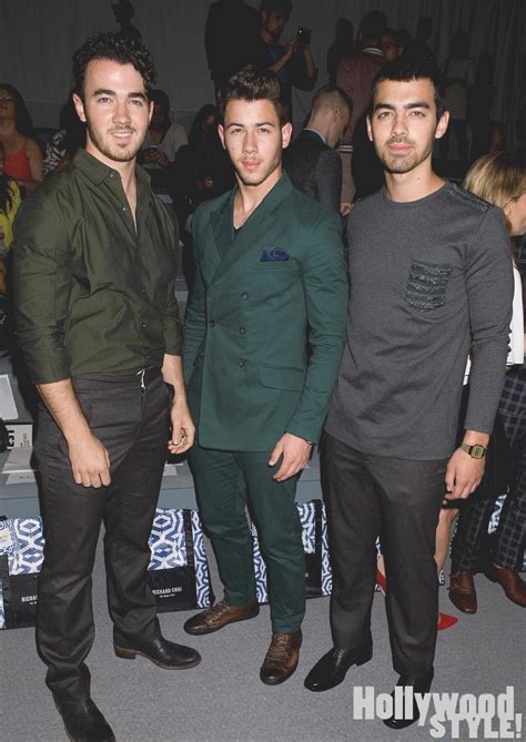 los jonas brothers trío de galanes en la semana de la moda de richard chai 2014 ~ hollywood style