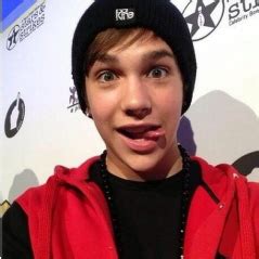 He released three albums to date. de Megaman: Austin Mahone verdient $ 50.000 per maand