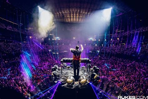 Watch Illenium Bid Farewell To A Career Chapter In New Concert