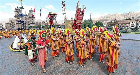 It makes perfect sense to worship the sun. Hoy se celebra la escenificación número 75 del Inti Raymi ...