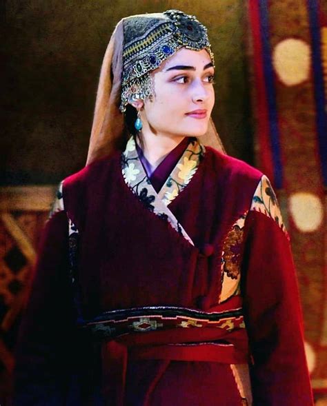 Esra Bilgic Aka Halima Sultan From Ertugrul Ghazi Biography Age