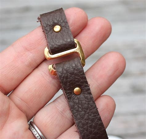 Make An E Hook Leather Bracelet Technique Leather Leather Bracelet