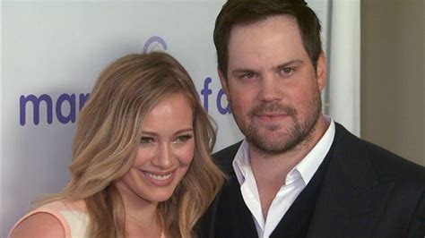 Hilary Duff Snapped Sharing A Smooch With Ex Husband Mike Comrie See The Photo