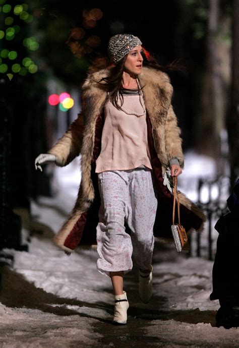 Carrie Bradshaw From Sex And The City Stylish Halloween Costumes You