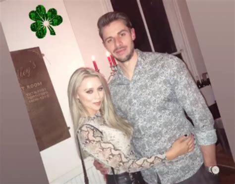 Una Healy Shares Christmas Pic With New Beau ‘i Tried To Hide Him