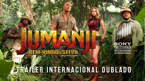 Quatro adolescentes estão jogando um videogame cuja ação se passa numa floresta. Dica de filme: Jumanji: Bem Vindo à Selva. | Meu Mundo ...