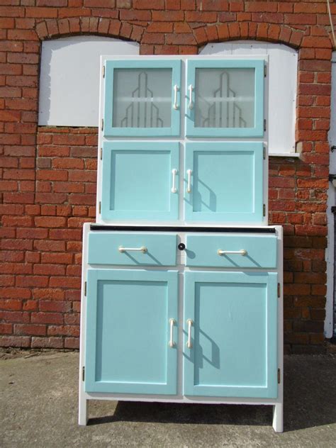 • traditional paneled cabinets give your kitchen a tailored look • cabinets ship next day. Fab vintage retro 1940s 1950s kitchen kitchenette larder pantry cupboard cabinet | eBay | Pantry ...