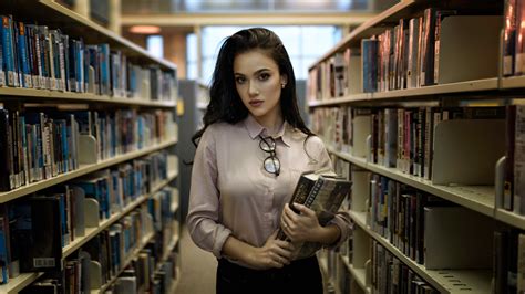 1366x768 Women With Books In Library 1366x768 Resolution Hd 4k