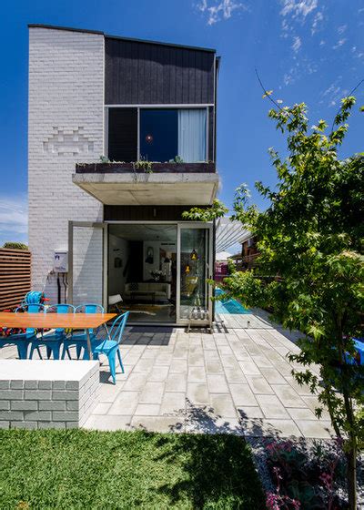 Before undertaking the task, you will want to consider the pros and cons. Pros and Cons of Painting a Brick House | Houzz AU