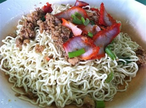 Located right in one of the oldest places in kuching and well hidden, it's no wonder that not many people oriental park serves one of the most authentic kolo mee i've ever tasted. GREEN HILL CORNER HAWKER CENTRE, Kuching - Restaurant ...