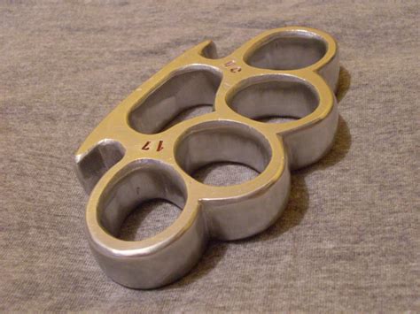 Weaponcollectors Knuckle Duster And Weapon Blog 1 Inch Thick Knuckle
