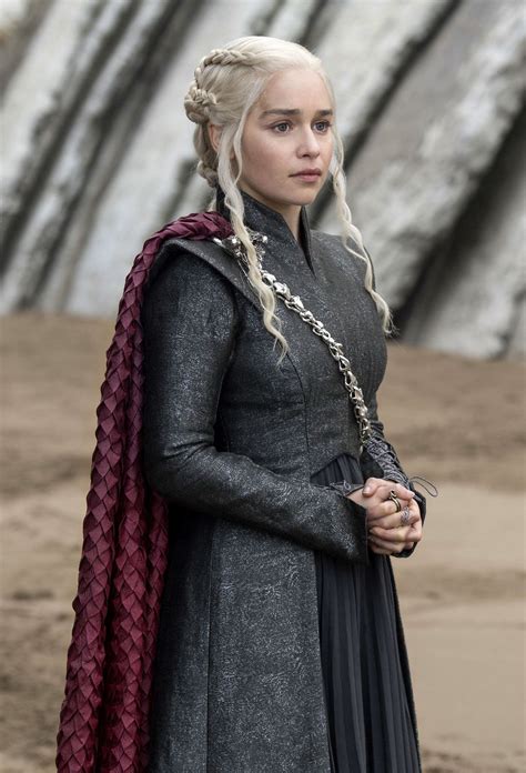 Daenerys Wearing Targaryen Colours Season 7 Game Of Thrones Costumes