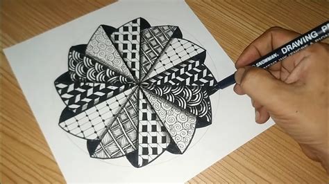Drawing Zentangle With A Striped Circle Pattern My Project 029 Youtube