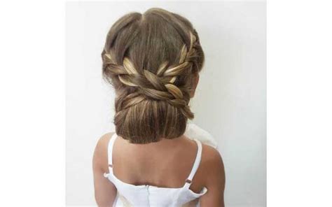 Hairstyles is a title used for international editions of a professional hairdressing magazine originally published in barcelona, spain under the name peluquerias. 48 Simply Stunning First Communion Hairstyles for Girls