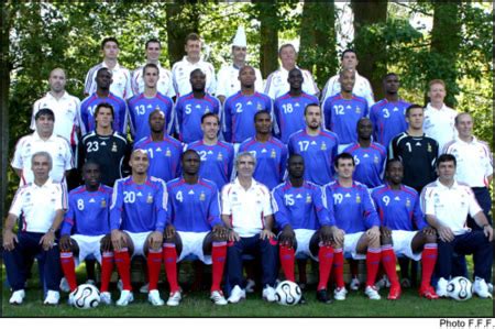Elle sélectionne les meilleurs joueurs français. L'équipe dite "de France", pathétique jusqu'au bout ...
