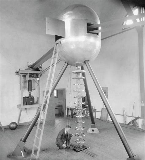 Electrostatic Generator Photograph By Emilio Segre Visual Archives