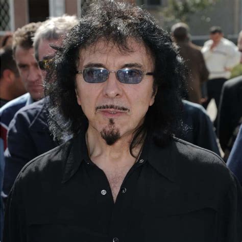 Tony Iommi receives courage award | 100.7 WZXL