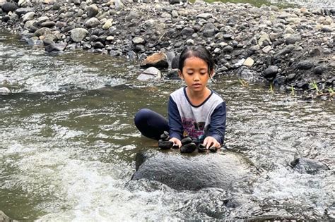 Manfaat Bermain Di Sungai Untuk Anak Sekolahkudirumah