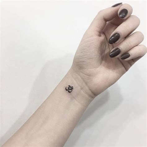 You'll often hear om sung as a mantra, for example at the beginning of a yoga class. tatoo girls daily #tattoodesignforgirlssimple | Inner ...