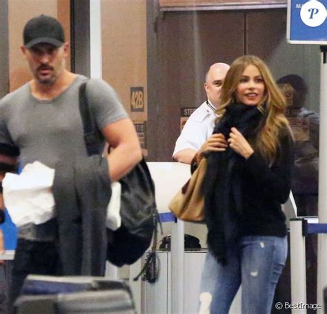 Sofia Vergara fiancée à Joe Manganiello Fière elle exhibe sa jolie bague Purepeople