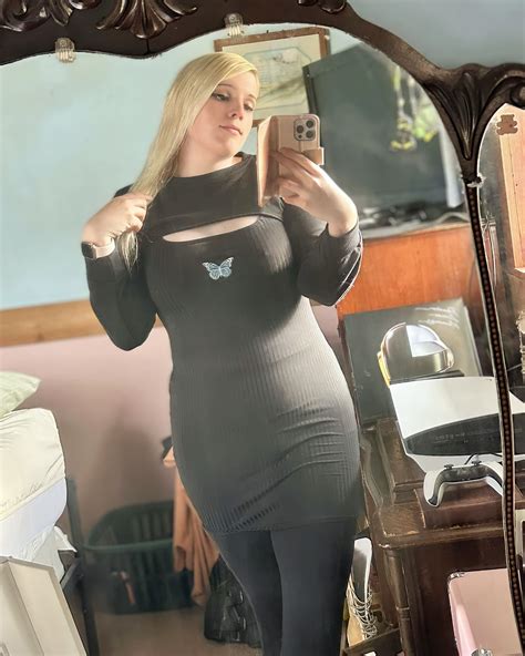 🏳️‍⚧️ amanda rae 🏳️‍⚧️ on twitter would you spend a lazy sunday with a curvy trans girl 💕
