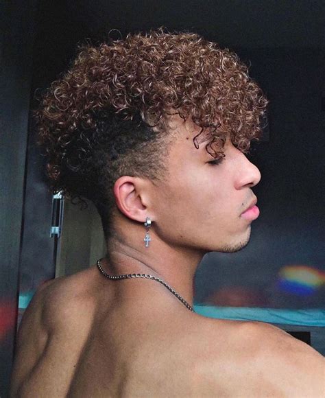 Instagrammers Cacheados Para Seguir E Se Inspirar O Cara Fashion Men Haircut Curly Hair