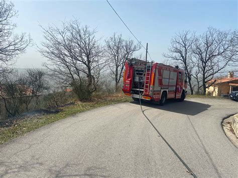 Incendio Di Sterpaglie A Schiavi Di Abruzzo Domato Dai Vigili Del Fuoco