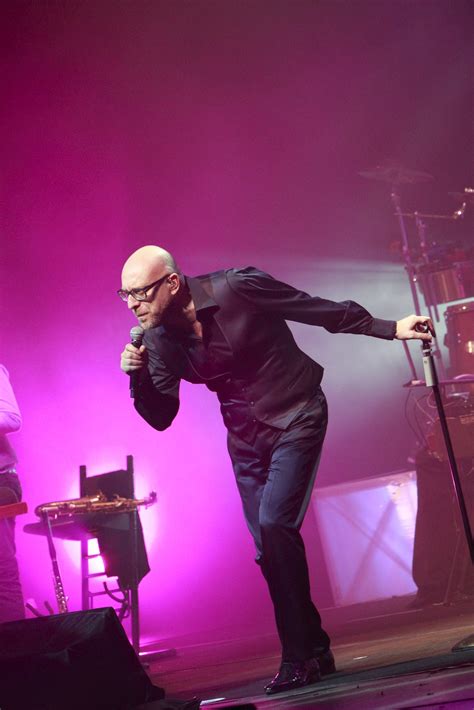 Mario biondi ha proposto di smettere di ascoltare le radio che trasmessono musica estera per appoggiare la protesta dei lavoratori dello spettacolo. Mario Biondi età, altezza, peso, moglie, figli e ...