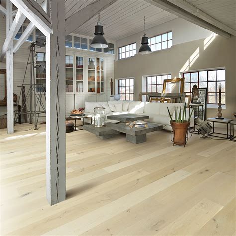 A Few Reasons You Should Consider Light Hardwood Flooring